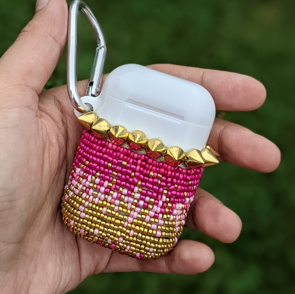 Personalizable with vinyl Reusable straw/money case keychain.
